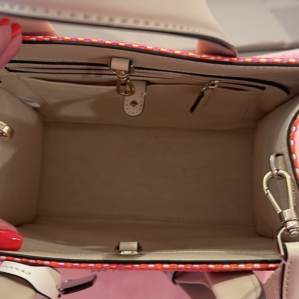 Kate Spade Pink and Cream Tote Bag with Elegant Design - Picture 2 of 8